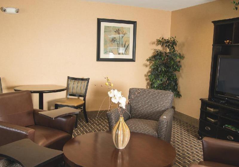 هتل Candlewood Suites Loveland