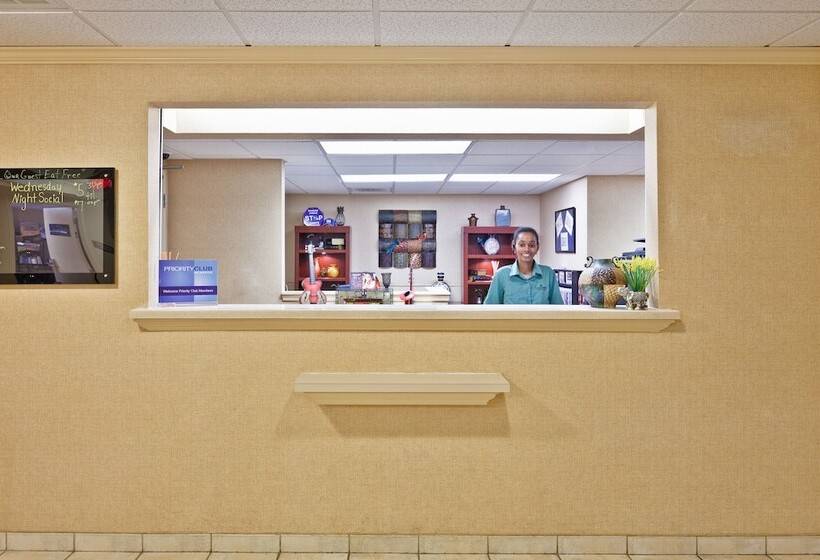 فندق Candlewood Suites Olive Branch By Ihg