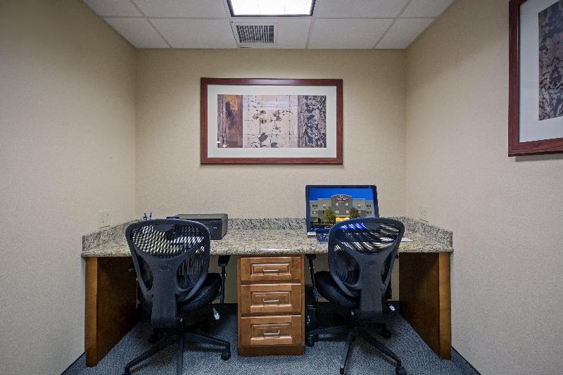 Отель Candlewood Suites Perrysburg By Ihg