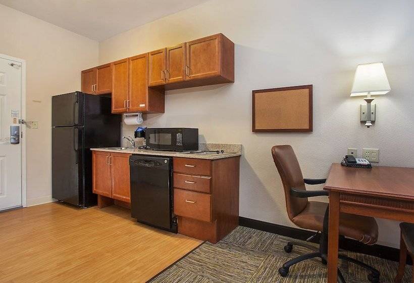 هتل Candlewood Suites Tuscaloosa, An Ihg