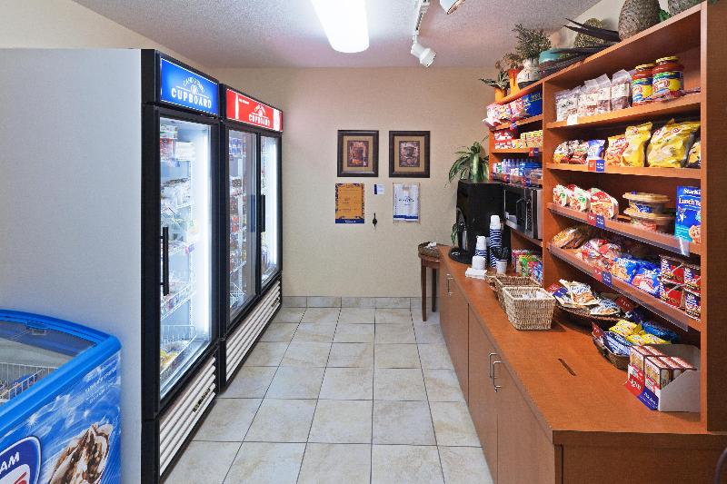 هتل Candlewood Suites Wichita Falls At Maurine Street By Ihg