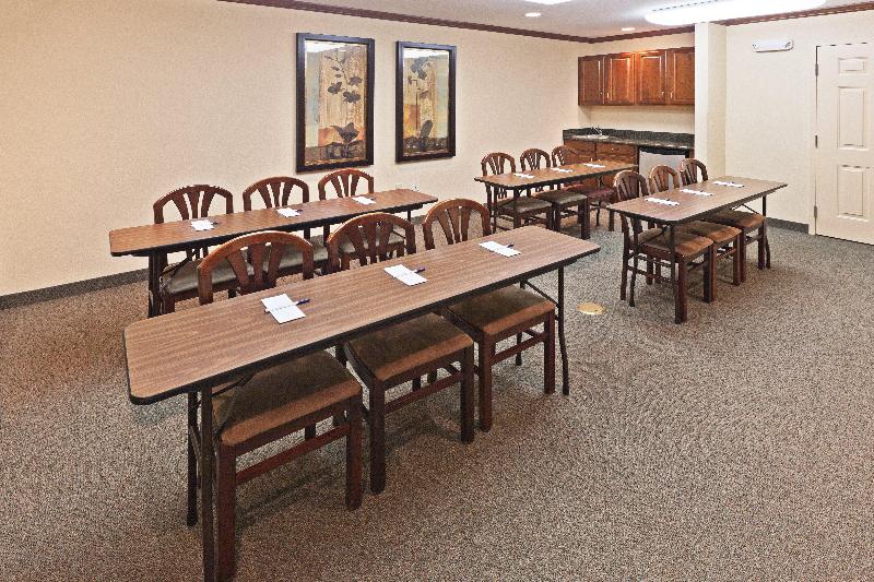 هتل Candlewood Suites Wichita Falls At Maurine Street By Ihg