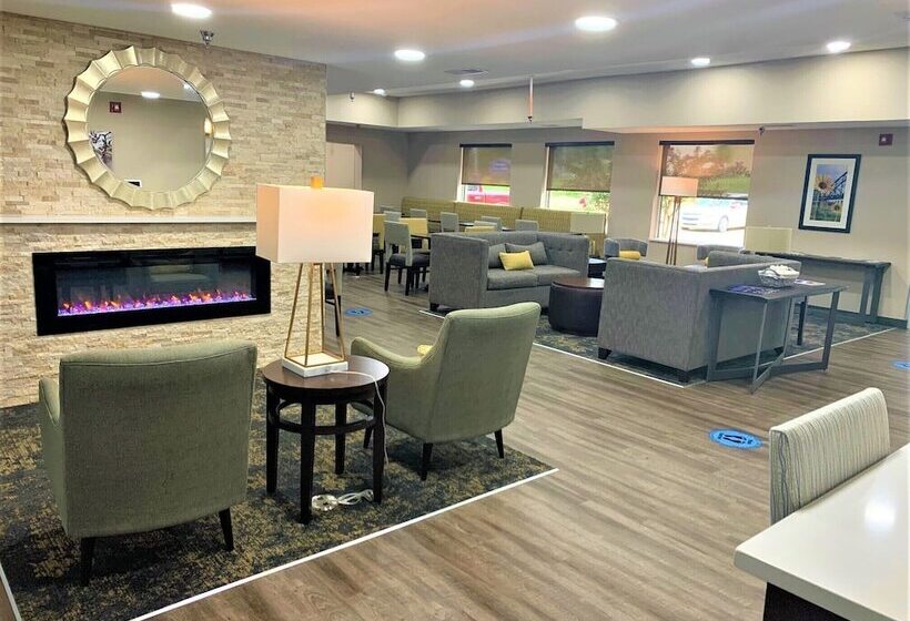 هتل Comfort Inn & Suites Conway