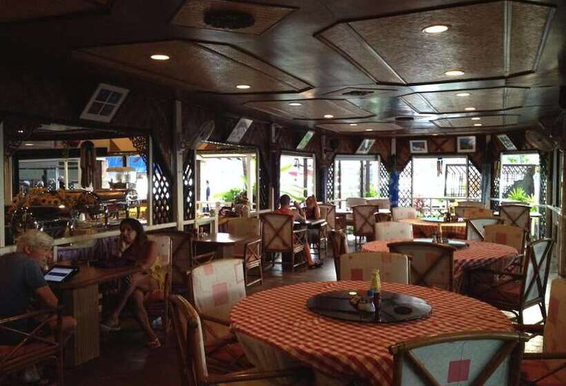 酒店 Coral View Island Resort