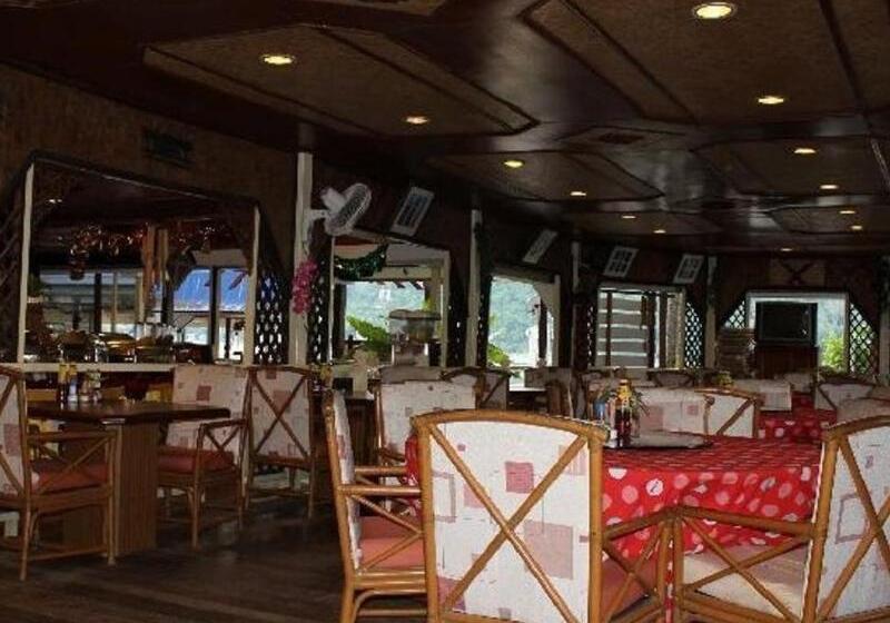 酒店 Coral View Island Resort