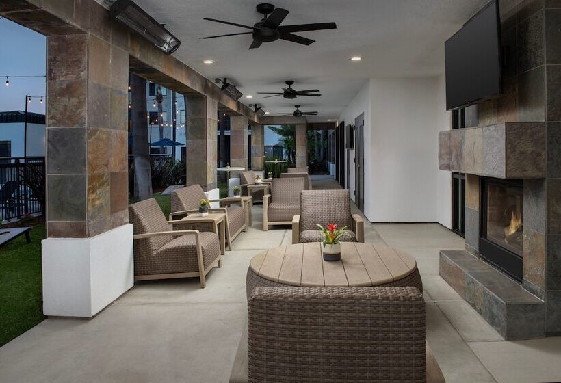 فندق Courtyard By Marriott San Diego Carlsbad