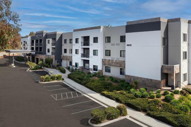 فندق Courtyard By Marriott San Diego Carlsbad