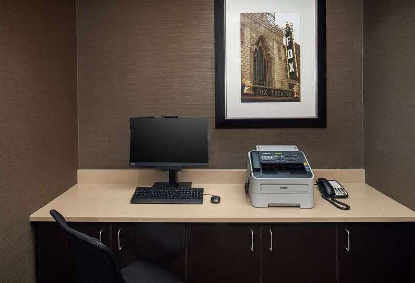 هتل Embassy Suites By Hilton St. Louis Downtown