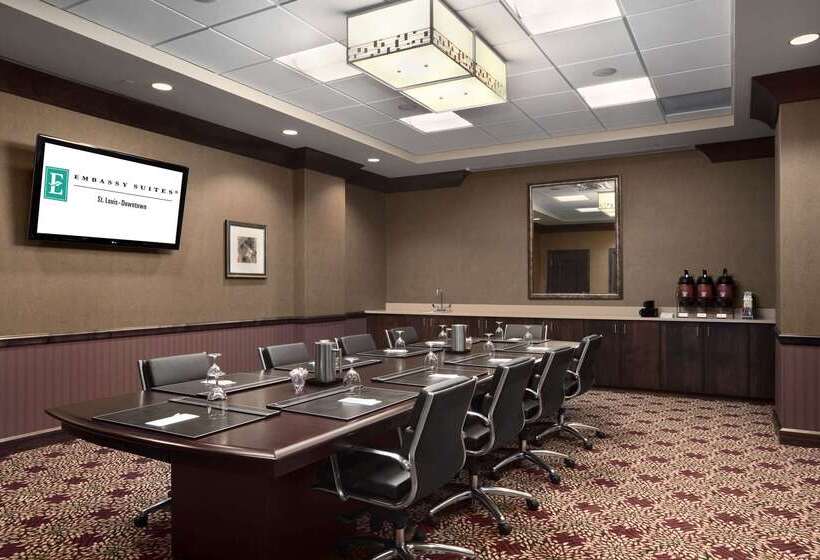 هتل Embassy Suites By Hilton St. Louis Downtown