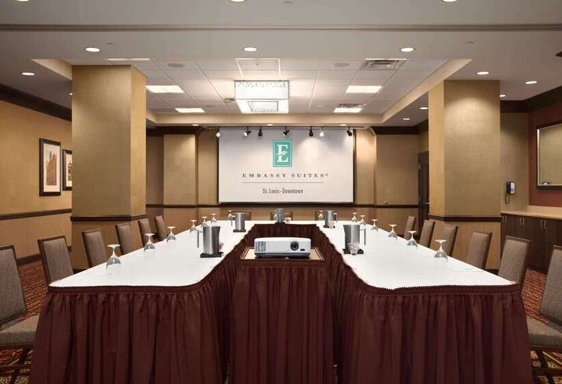 هتل Embassy Suites By Hilton St. Louis Downtown