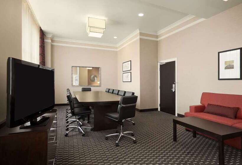 هتل Embassy Suites By Hilton St. Louis Downtown