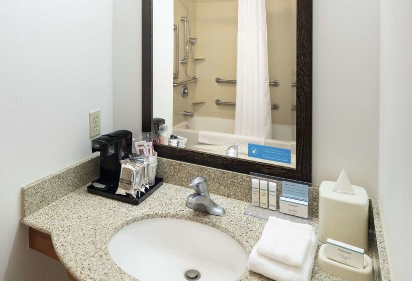 هتل Hampton Inn & Suites Clovisairport North