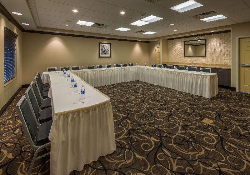 هتل Hampton Inn & Suites Reno