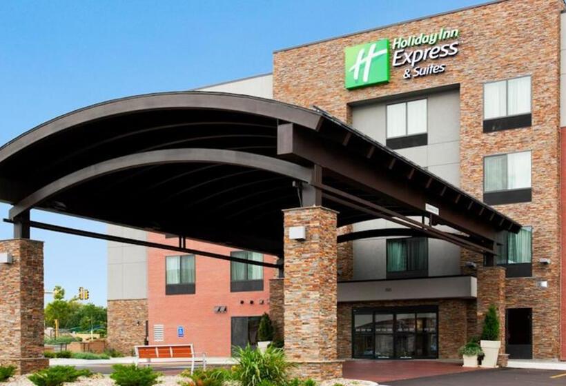 هتل Holiday Inn Express And Suites Rochester West Medical Center, An Ihg