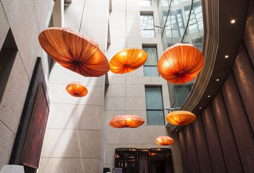 هتل Nexus Valladolid Suites &
