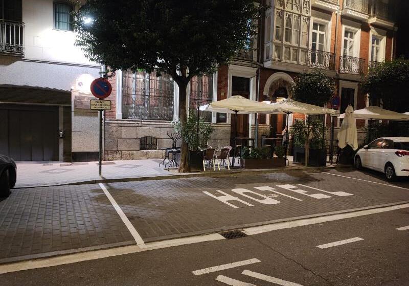 هتل Nexus Valladolid Suites &