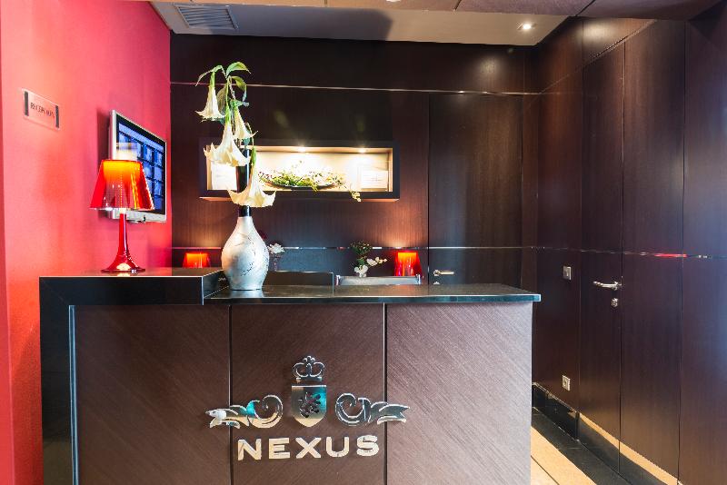 هتل Nexus Valladolid Suites &