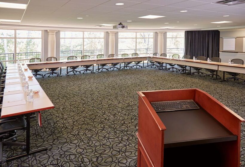 هتل Rizzo Center, A Destination By Hyatt