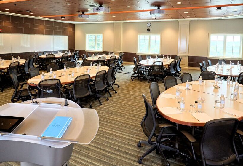 هتل Rizzo Center, A Destination By Hyatt