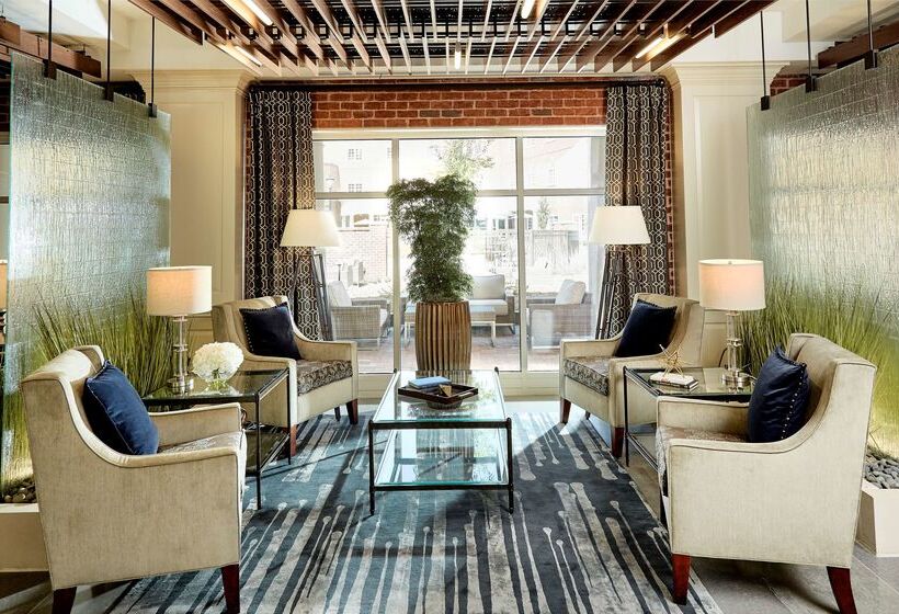 هتل Rizzo Center, A Destination By Hyatt