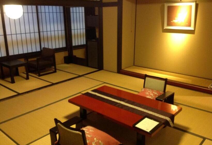 هتل Ryokan Kanazawa Chaya