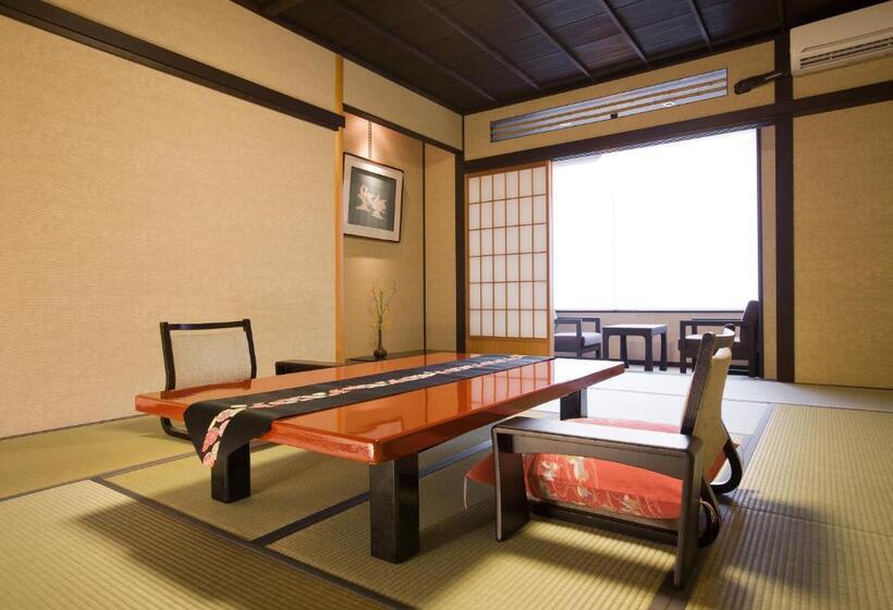 هتل Ryokan Kanazawa Chaya