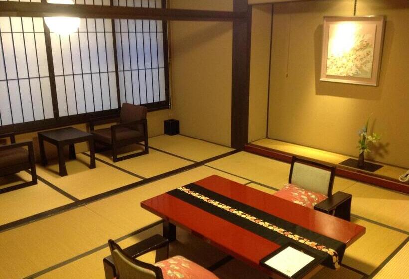 هتل Ryokan Kanazawa Chaya