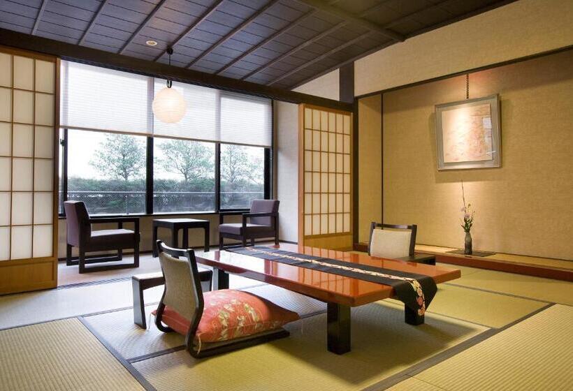 هتل Ryokan Kanazawa Chaya