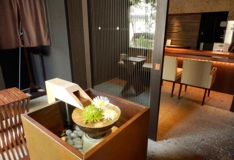 هتل Ryokan Kanazawa Chaya