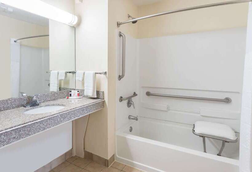 هتل Super 8 By Wyndham Baton Rouge/i10