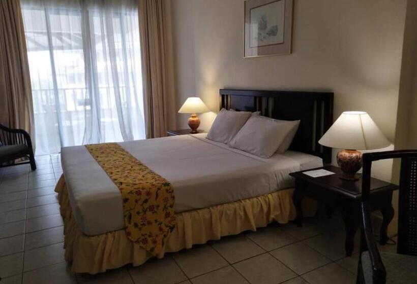 هتل The Orient Star Resort Lumut