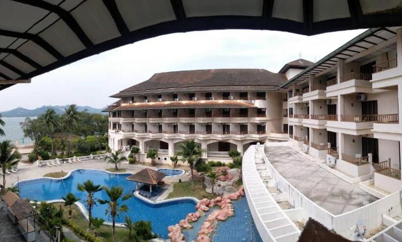 هتل The Orient Star Resort Lumut