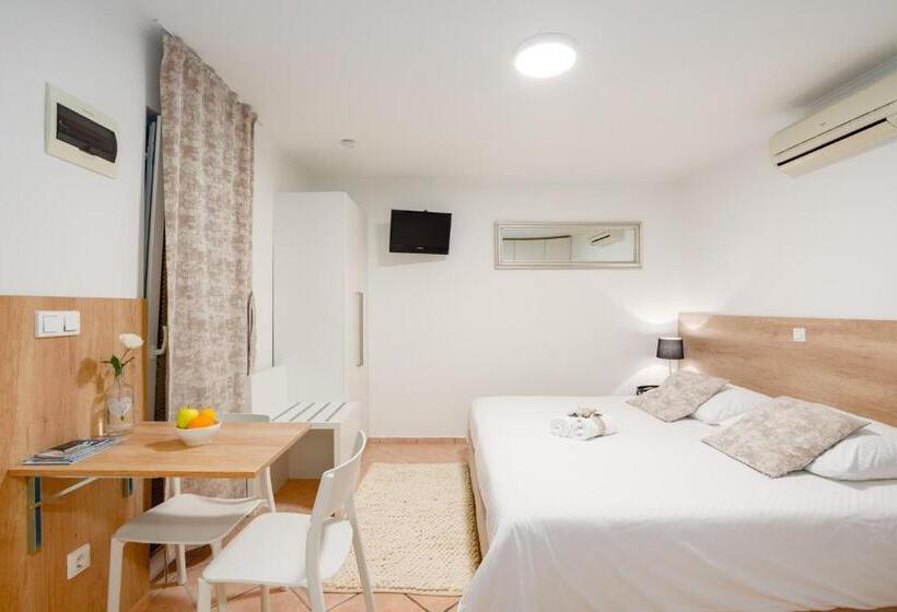 Apartments & Rooms Buble