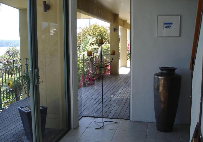 تختخواب و صبحانه Allegra House