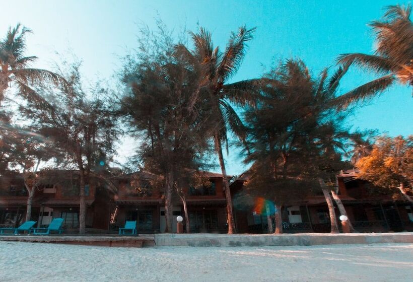 فندق Arwana Perhentian Eco & Beach Resort