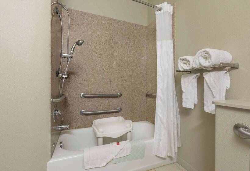 בית מלון כפרי Baymont By Wyndham Columbus