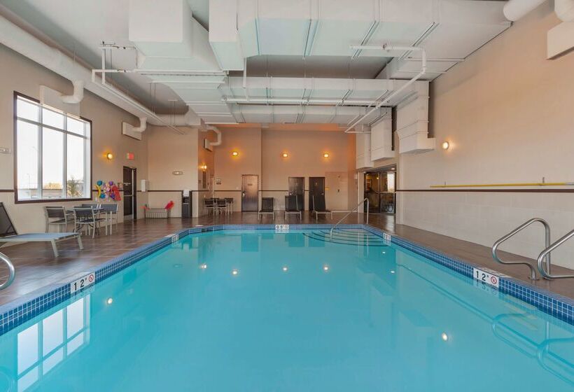 בית מלון כפרי Best Western Plus Fox Creek