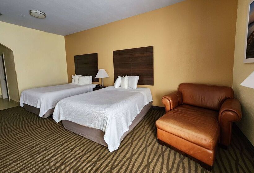 هتل Days Inn & Suites By Wyndham Pasadena