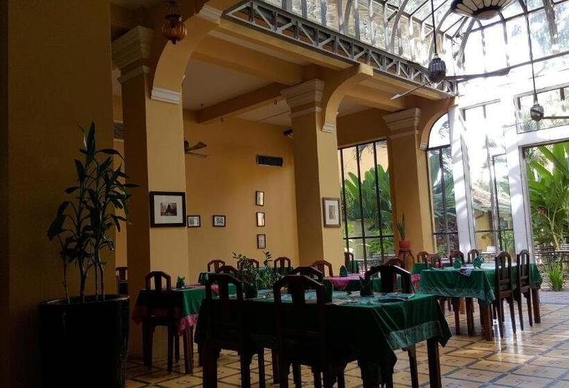فندق La Villa