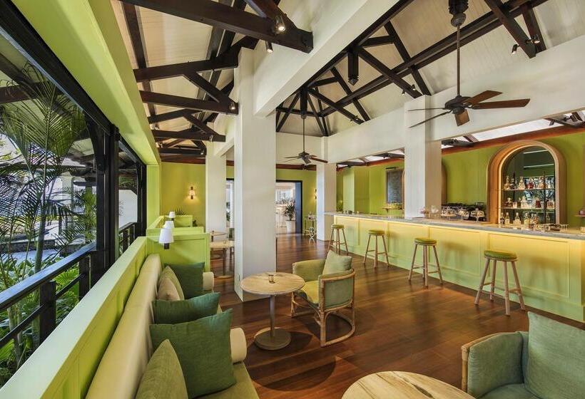 هتل Lux Le Morne Resort
