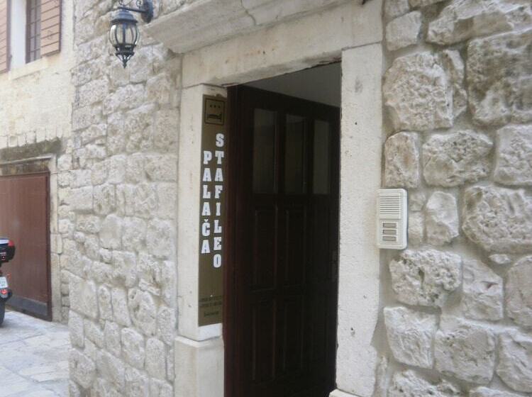 هتل Palace Stafileo