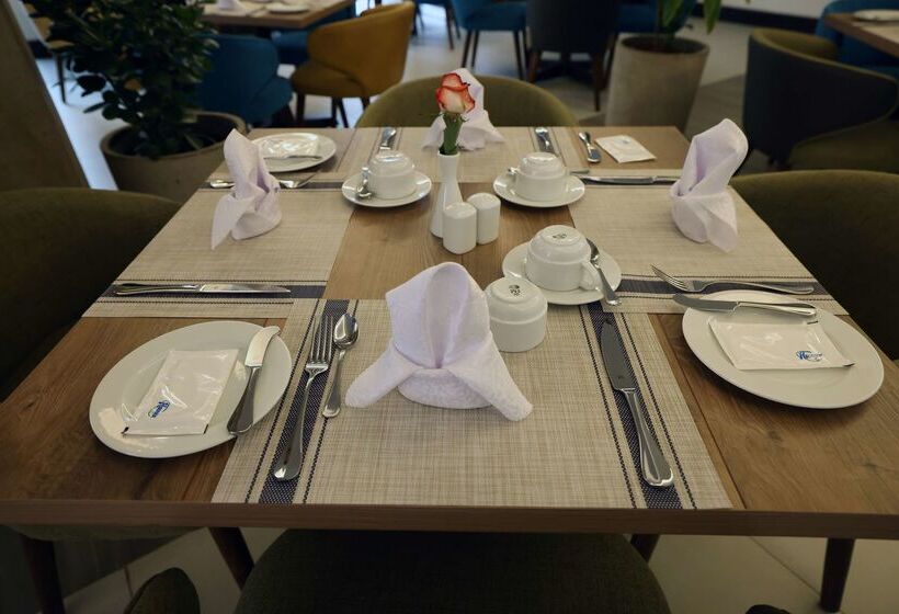 Отель Prideinn Westlands Luxury Boutique