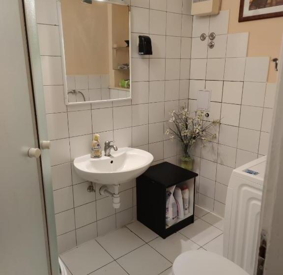 هتل Private Accommodation Raspudic