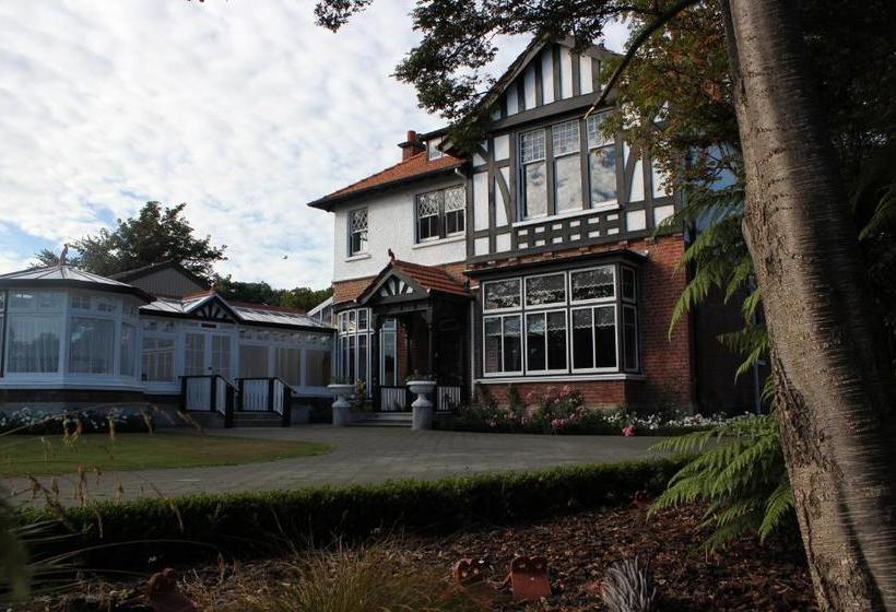 هتل Safari Lodge