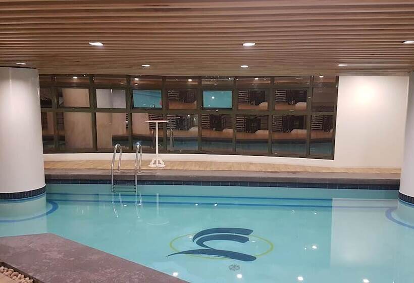 Fotos del hotel Sarrosa International Hotel And Residential Suites:  15