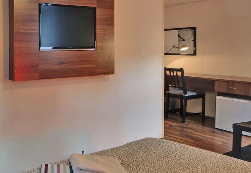בית מלון כפרי Taban Hostel Zagreb   Hostel