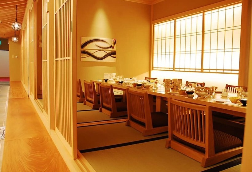 هتل Urabandai Lake Resort Goshiki No Mori