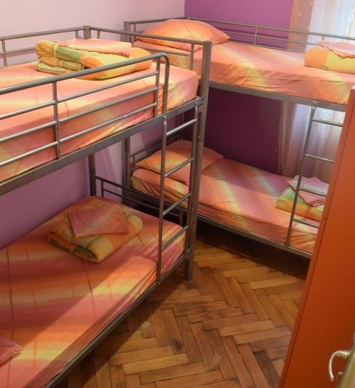 Old Town Hostel Split