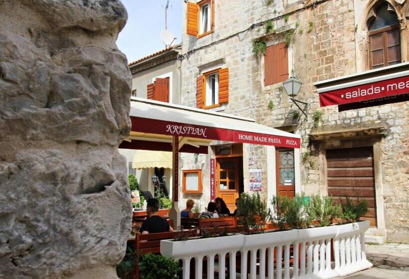 پانسیون Villa Ivanka