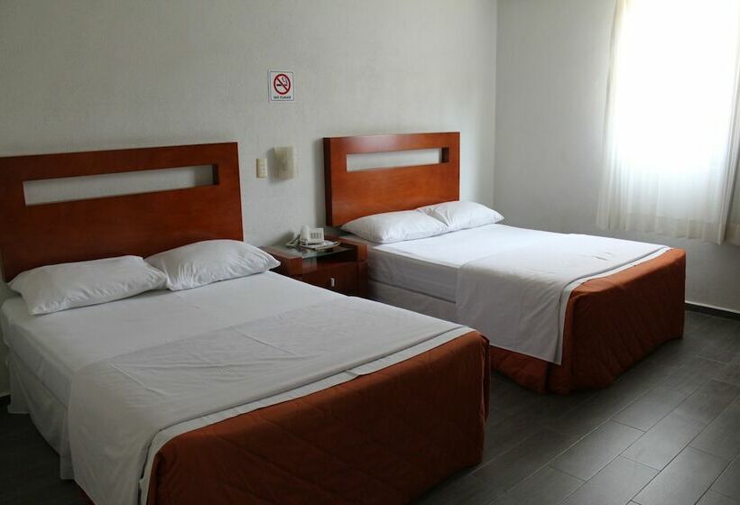 هتل Hi Huasteca Inn